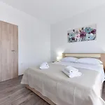 J&m Apartment *
