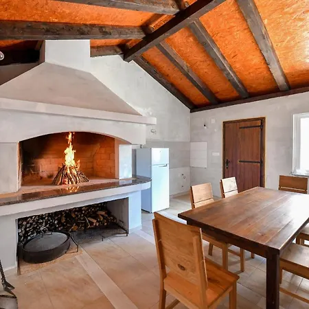 J&m Apartamento Sukošan