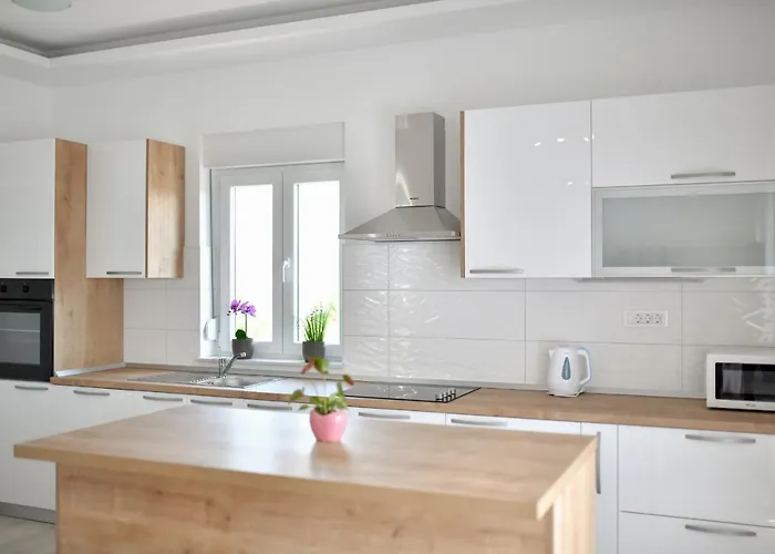 J&m Lejlighed Sukošan